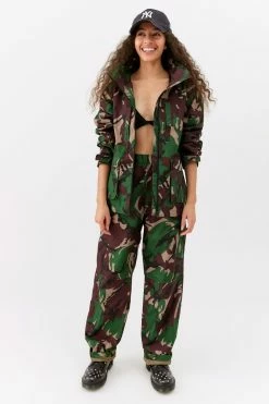 Hot Sale ???? Women's Urban Renewal Vintage Deadstock Camo Pant Green ✔️