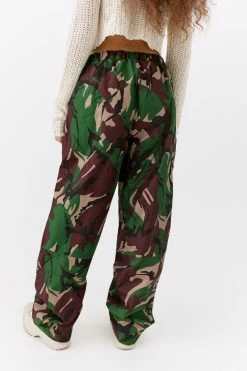 Hot Sale ???? Women's Urban Renewal Vintage Deadstock Camo Pant Green ✔️ -Urban Renewal shop unnamed file 1040