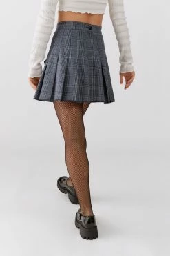 Cheap ✔️ Women's Urban Renewal Vintage Plaid Pleated Mini ???? Skirt Grey ???? 6 Cheap ✔️ Women's Urban Renewal Vintage Plaid Pleated Mini ???? Skirt Grey ???? -Urban Renewal shop unnamed file 1195