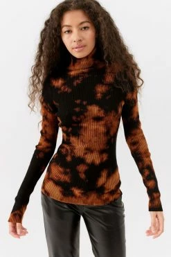 Top 10 ???? Women's Urban Renewal Remade Bleach Splatter Ribbed Knit Top Black ????