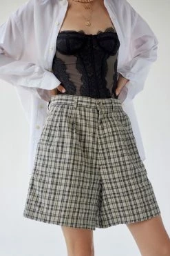 Brand new ???? Women's Urban Renewal Vintage Slouchy Plaid Cotton Short Neutral ✔️