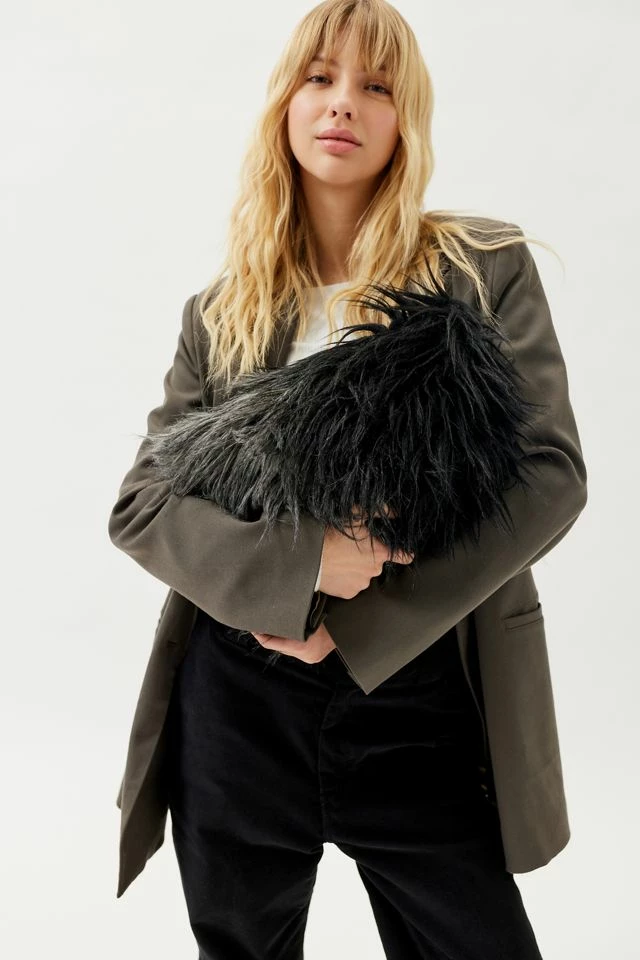 Urban Renewal Remnants Fuzzy Clutch Bag Outlet ???? Women's Urban Renewal Remnants Fuzzy Clutch Bag Black ???? -Urban Renewal shop unnamed file 1491