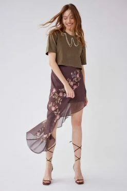 New ???? Women's Urban Renewal Parties Remade Rhinestone Chain Cropped Surplus Tee Green ???? 3 New ???? Women's Urban Renewal Parties Remade Rhinestone Chain Cropped Surplus Tee Green ???? -Urban Renewal shop unnamed file 230