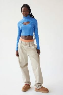 Hot Sale ✨ Women's Urban Renewal Remade Heart Cut Out Ribbed Top Blue ???? -Urban Renewal shop unnamed file 330