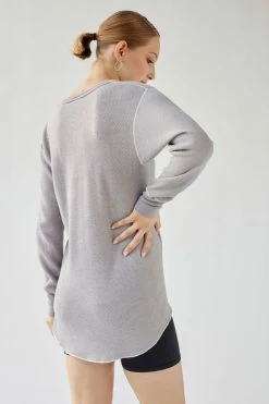 Promo ⭐ Women's Urban Renewal Remade Overdyed Long Sleeve Thermal Top Grey ⭐ -Urban Renewal shop unnamed file 345