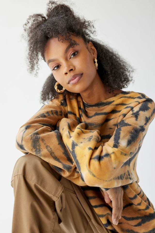 Urban Renewal Remade Tiger Dye Crew Neck Sweatshirt Flash Sale ⌛ Women's Urban Renewal Remade Tiger Dye Crew Neck Sweatshirt Brown ⌛ -Urban Renewal shop unnamed file 432