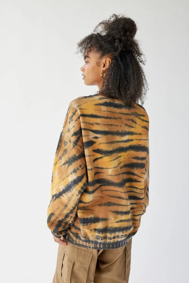 Urban Renewal Remade Tiger Dye Crew Neck Sweatshirt Flash Sale ⌛ Women's Urban Renewal Remade Tiger Dye Crew Neck Sweatshirt Brown ⌛ -Urban Renewal shop unnamed file 434