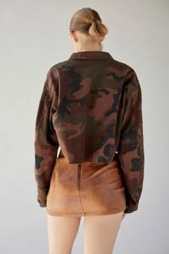 Promo ???? Women's Urban Renewal Remade Overdyed Raw Crop Camo Jacket Brown ✨ 4 Promo ???? Women's Urban Renewal Remade Overdyed Raw Crop Camo Jacket Brown ✨ -Urban Renewal shop unnamed file 746
