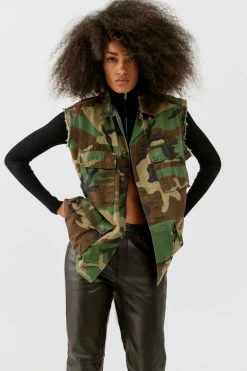 Hot Sale ???? Women's Urban Renewal Remade Camo Raw Cut Sleeveless Vest Green ✔️